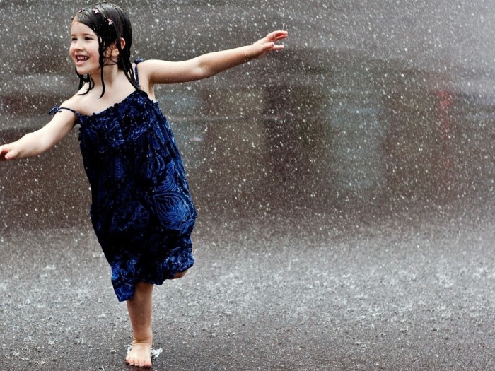 Танцевала под дождём