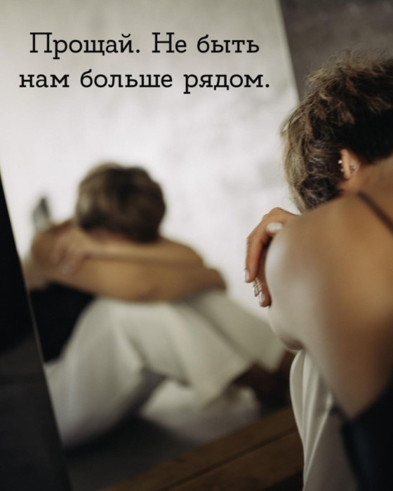 В волосах запутались снежинки