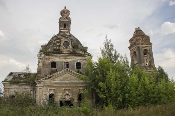 Молчат разрушенные храмы