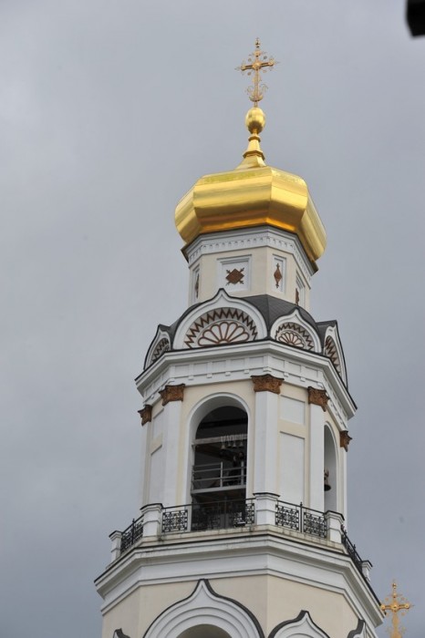 В снегах, вся в блеске чистоты