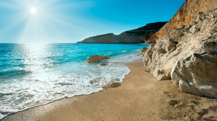 Почему в море вода соленая