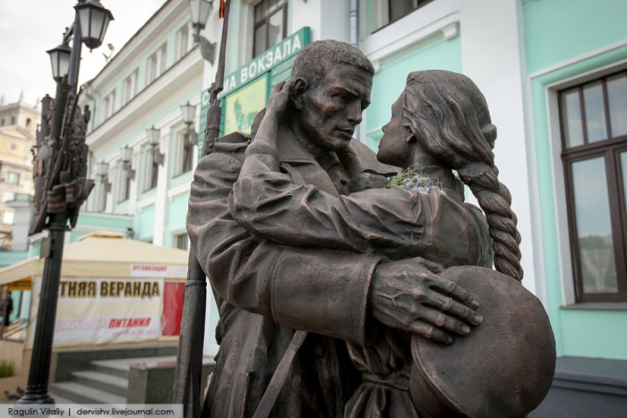 Такая долгая была война.