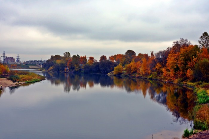 Осенней реке Которосль