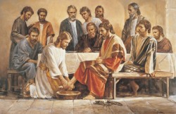 Иисус Христос когда-то стал Иуде ноги омывать