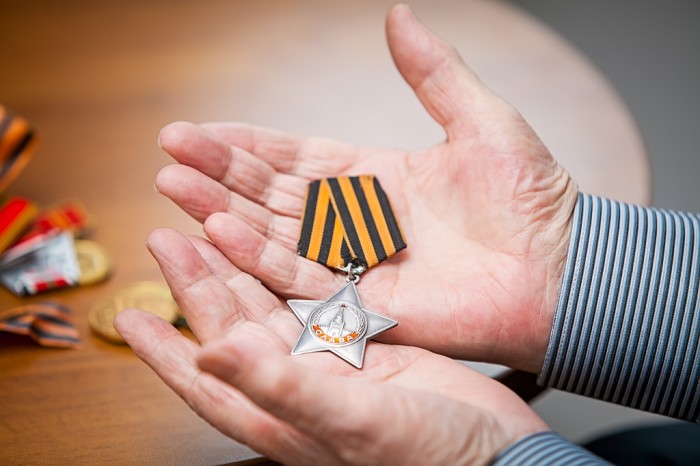 Жил старик со старухой