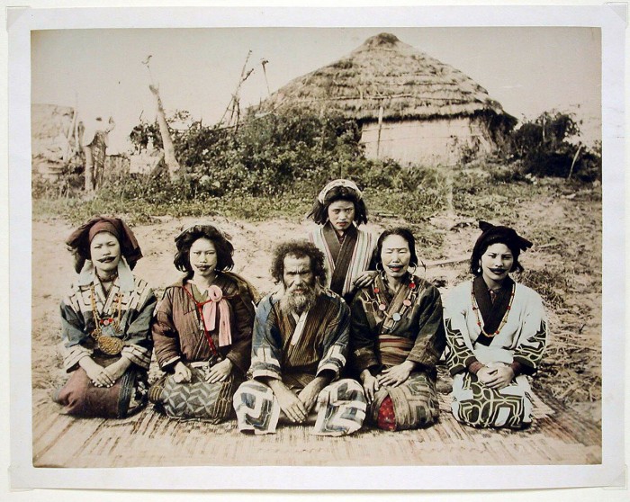 Айны.