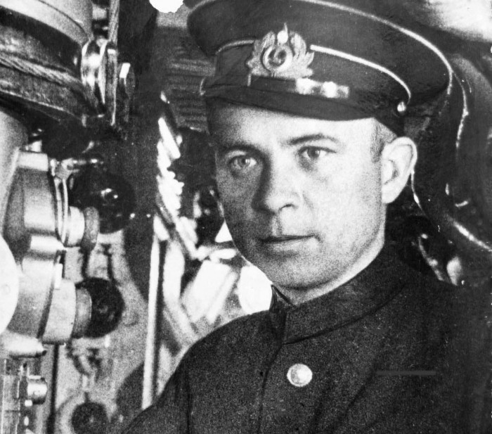 Акростих о славных советских подводниках
