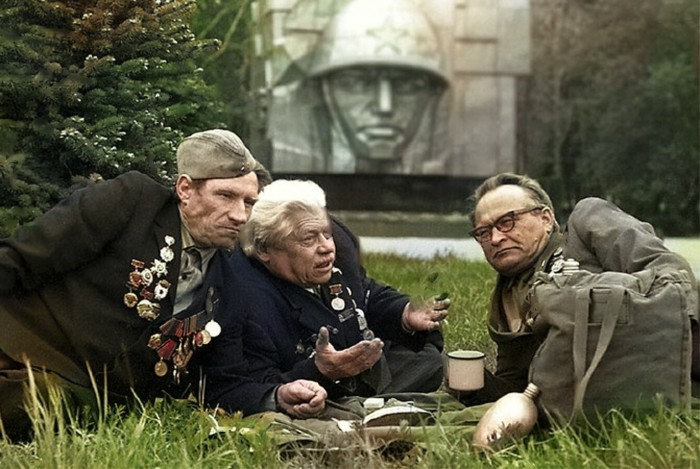 Горбушка хлеба на троих
