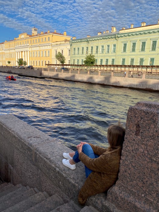 А он говорит