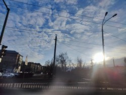 Солнце показалось из-за туч