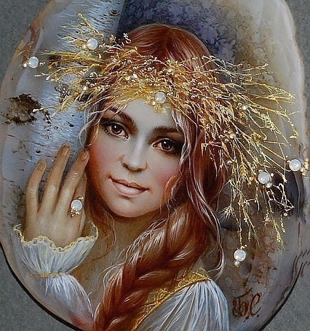 Капельками слёзы.