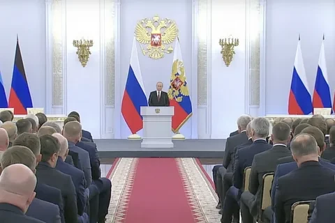 Точку поставил