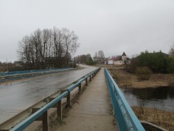 Даёт свой ответ