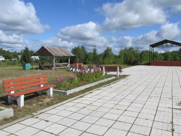 В простоте.