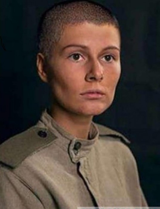 Девушка-солдат (попытка подражания Игорю Северянину)