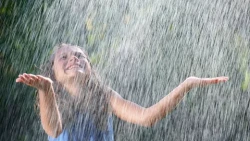 Мы все крещёны летними дождями...