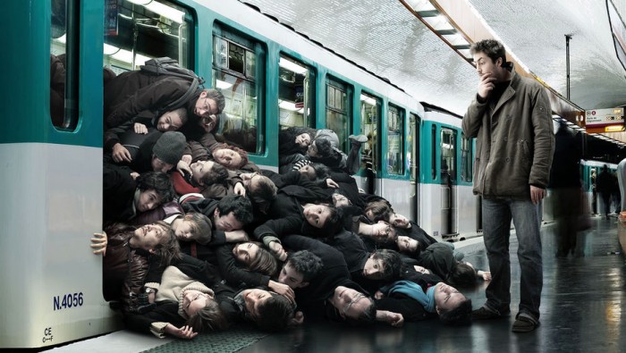 В метро