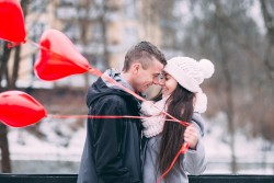 Еще воздух хранит ее запах...