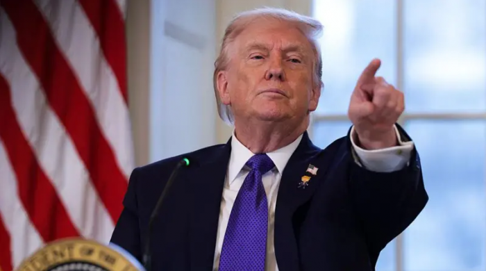А я додумалась сама  - реально Трамп сошёл с ума