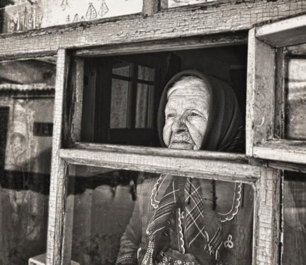 А старики всё верят, ждут...