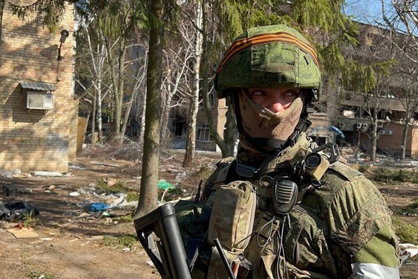 Солдат России в бой идёт