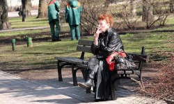 Женщина, всё повидавшая...